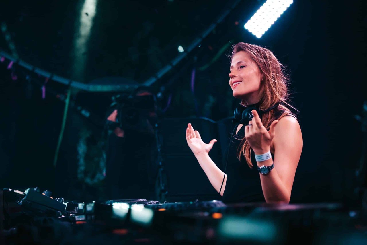 Charlotte de Witte pulled off a psy-tinged surprise techno set on Tomorrowland 2026’s Mainstage: Watch