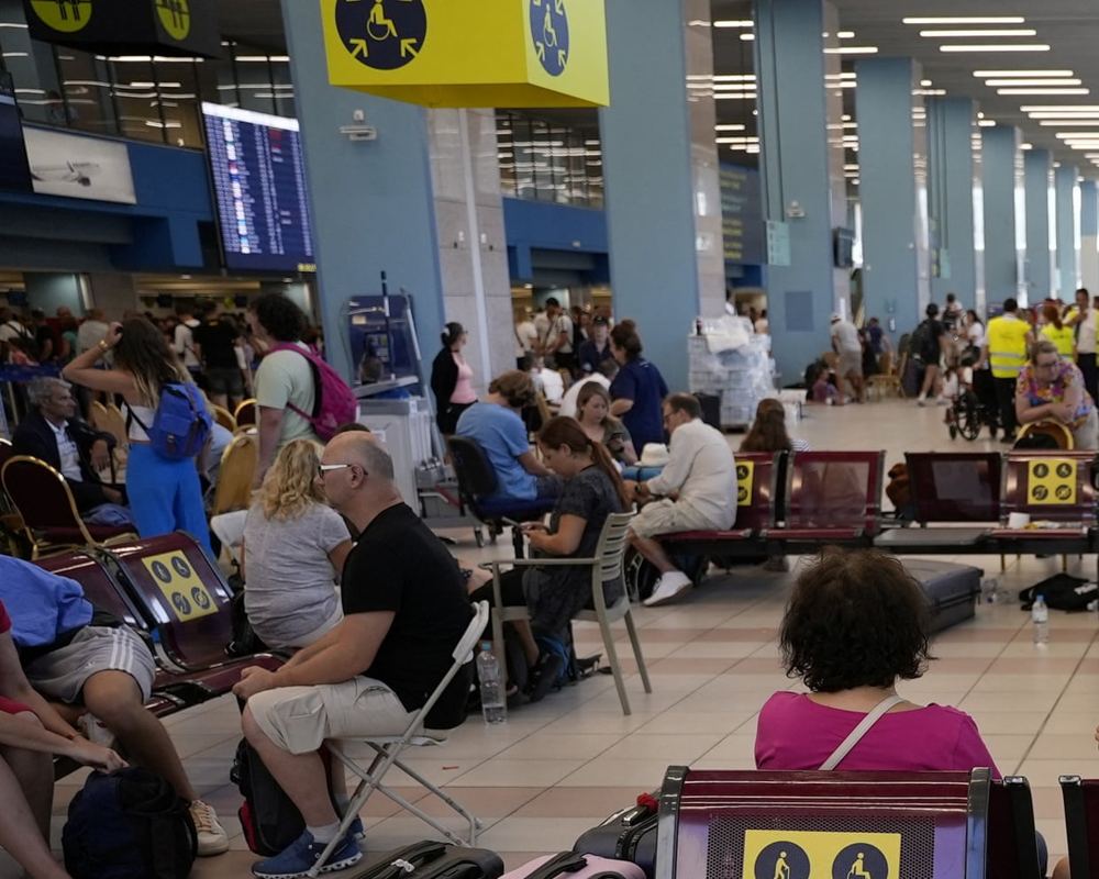 EU border checks face overhaul calls as summer travel chaos looms