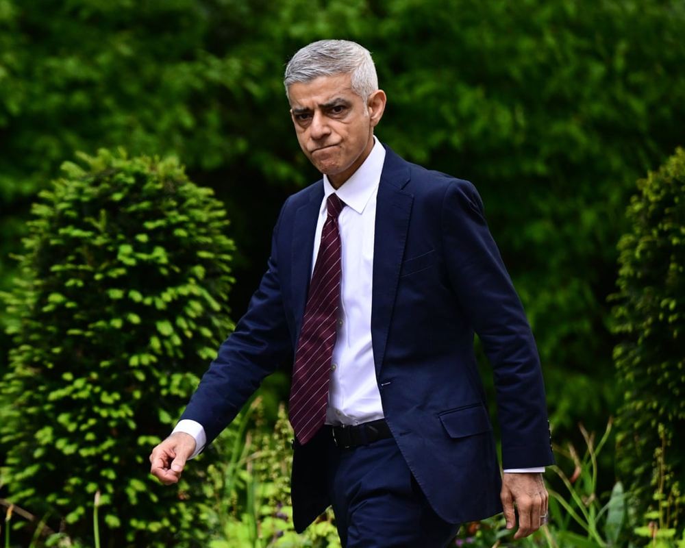Sadiq Khan fined by fast-track court over untaxed car City Hall says he doesn’t own