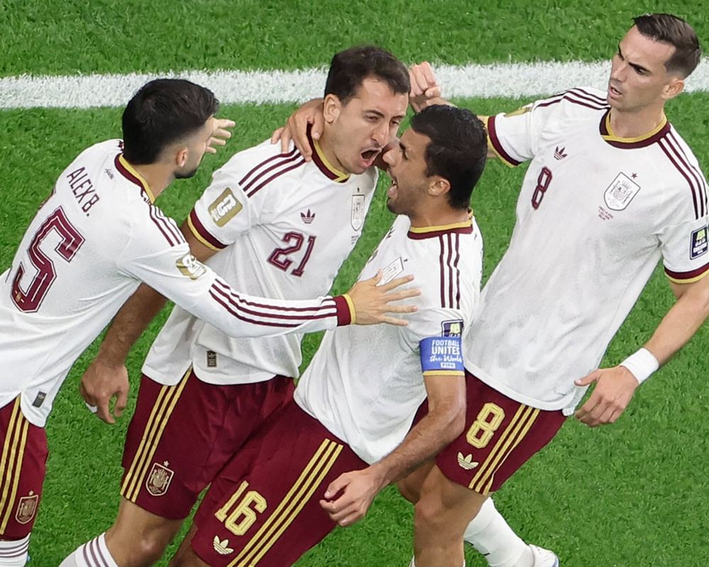 Spain outclass France to reach second World Cup final