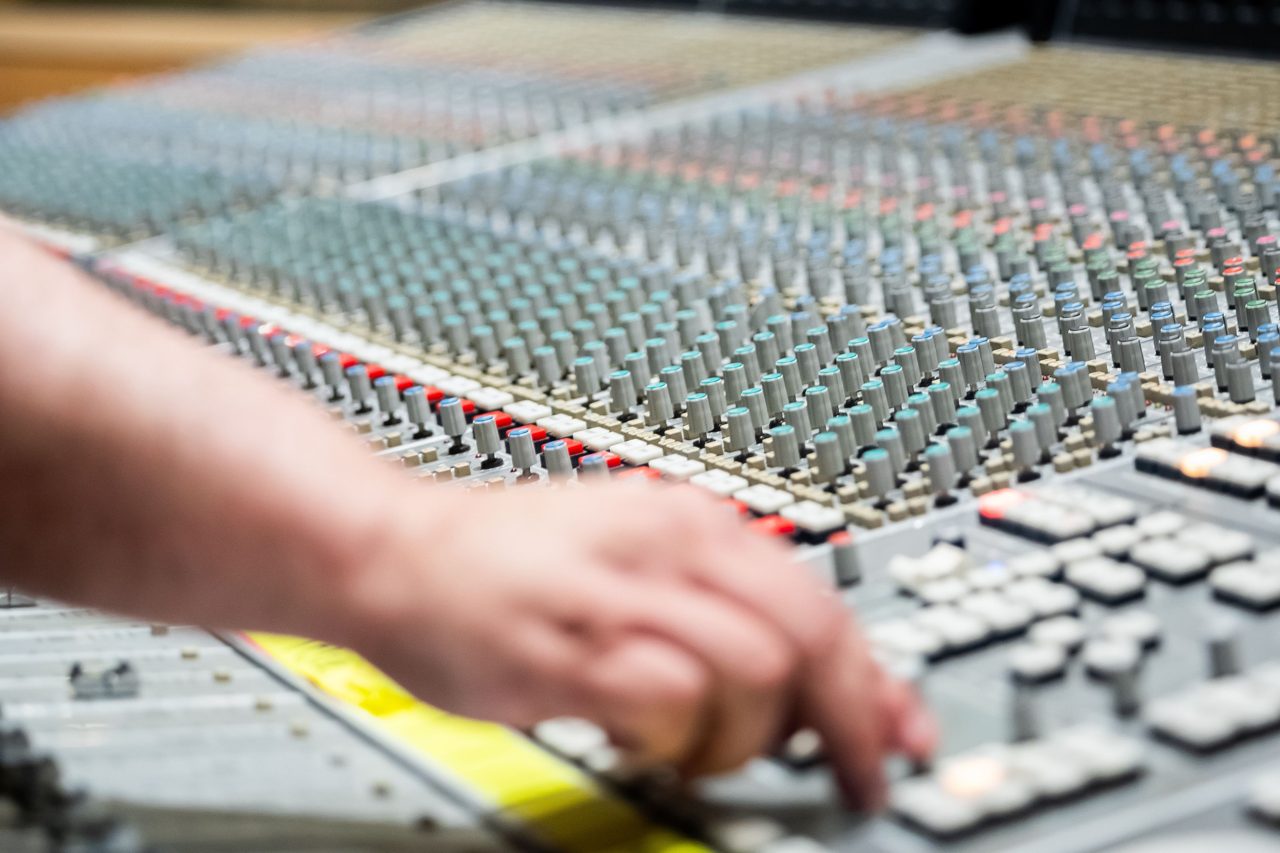 Record labels set chart rules for AI music to combat fraud