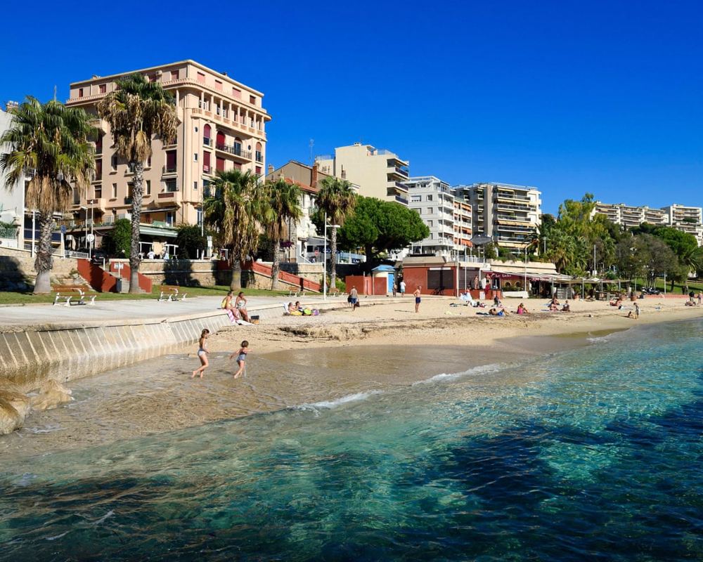 ‘Year-round sunshine practically guaranteed’: Le Mourillon is Toulon’s cool, beachy quarter