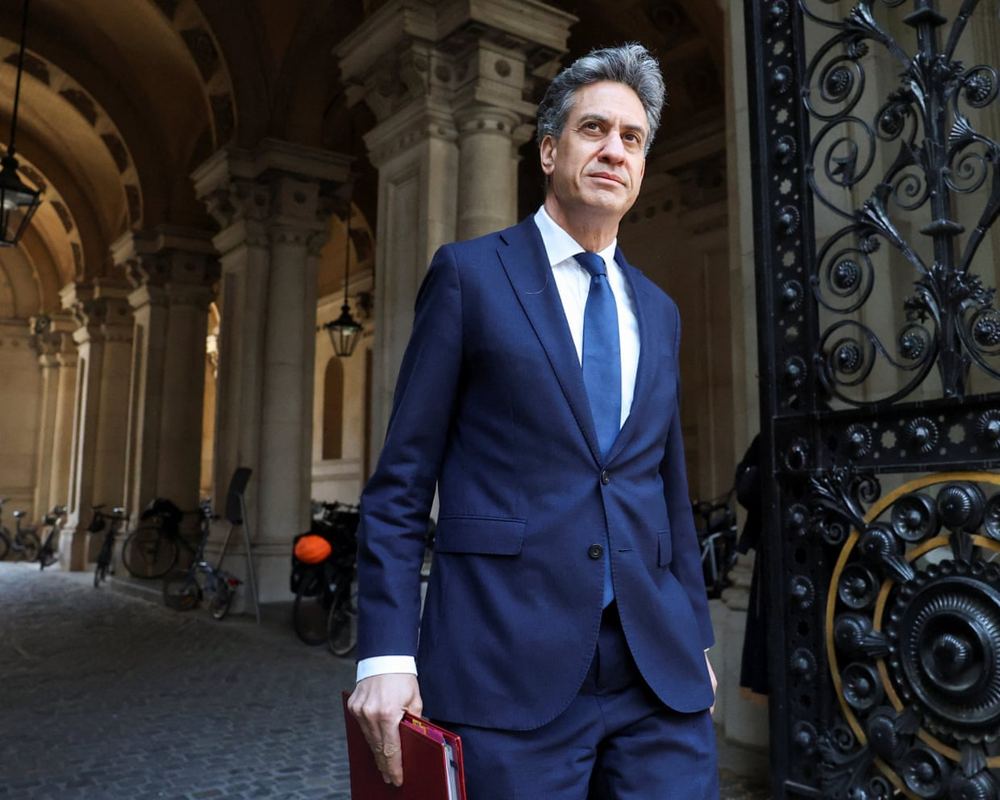 Make Ed Miliband chancellor, ex-chief Treasury adviser tells Andy Burnham