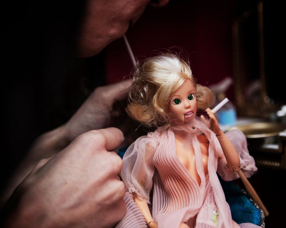 Swedish theatre company stages explicit Jackie Collins puppet show in UK