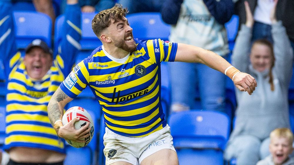 Warrington beat Hull KR to set up semi against Leeds as Hiku sees red