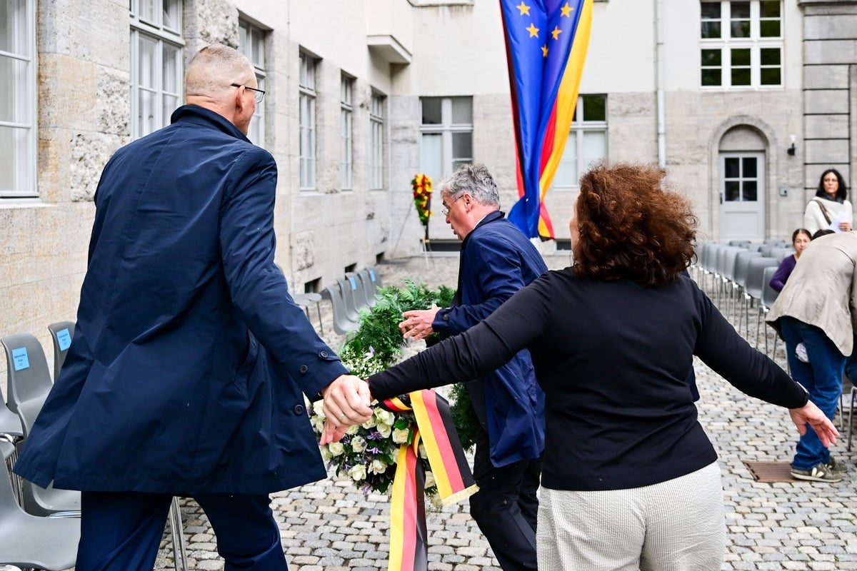 AfD wreath scuffle at Berlin plot memorial highlights German political divide