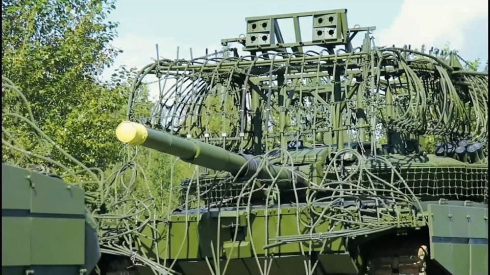 A Russian tank survived 40 drone strikes, suggesting mechanised warfare could make a comeback (Ukraine Battlefield update, Day 1,672)