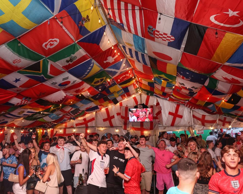 World Cup and heatwave lift UK spending but hurt high street