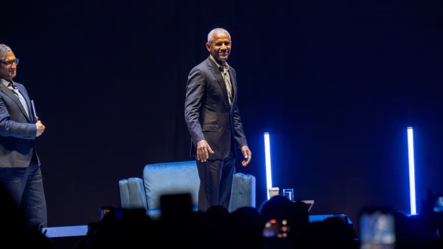 Obama warns AI in private hands could be dangerous and urges Democrats to act