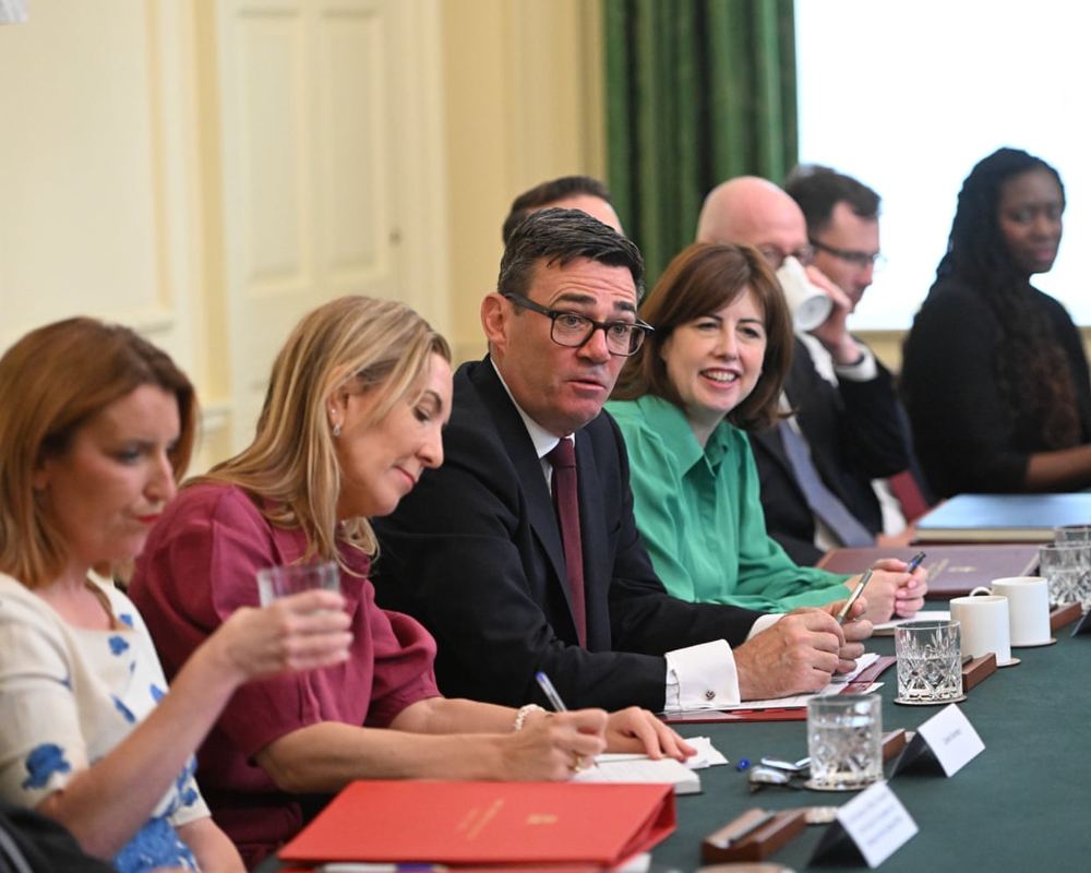 Burnham reshuffle punishes Starmer loyalists, rewards rebels