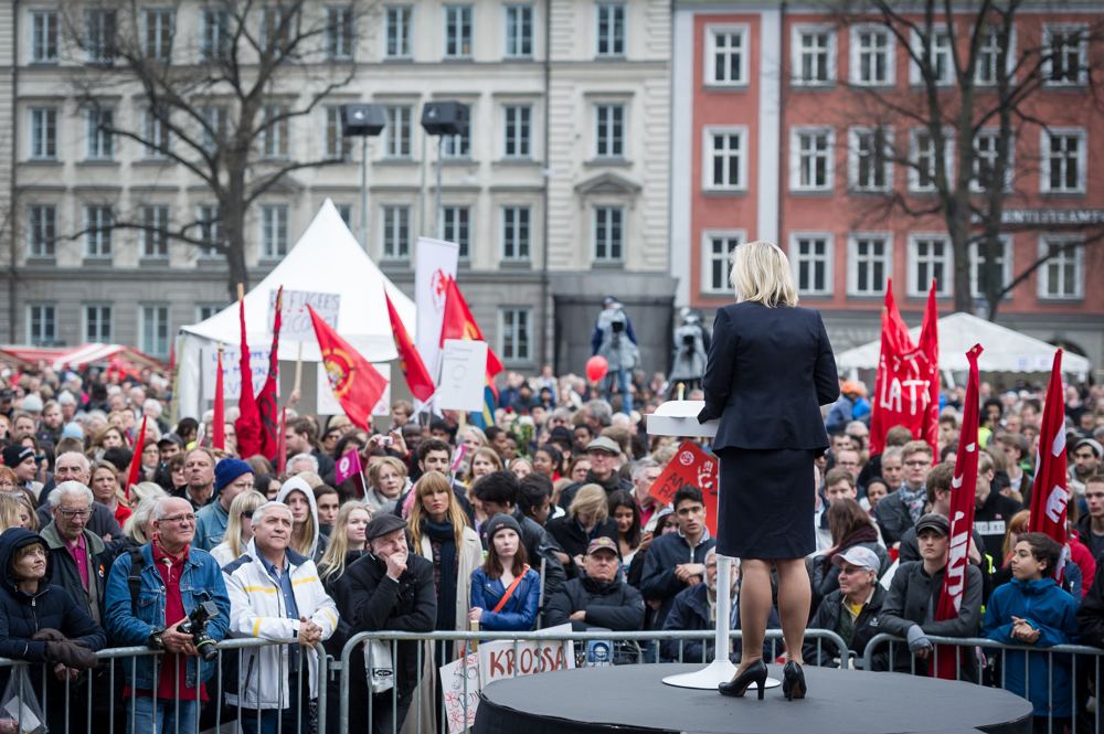 Sweden’s left bloc edges ahead in tight election as far-right support slips
